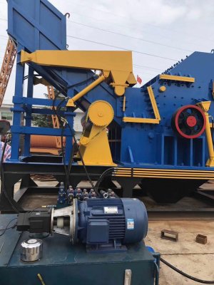 環(huán)保金屬破碎機設備用戶實地考察生產(chǎn)流程