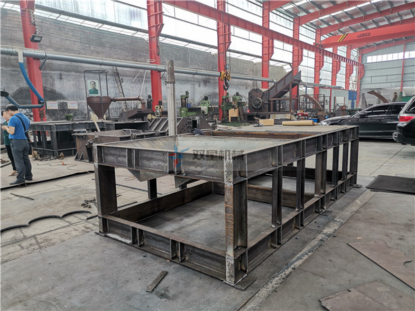 <a href='http://anenr.cn/psxl/4.html' target='_blank'><span>廢鋼破碎機</span></a>設備客戶現(xiàn)場考察