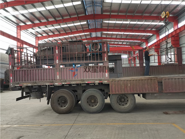 1600<a href='http://anenr.cn' target='_blank'><span>金屬破碎機(jī)</span></a>發(fā)貨