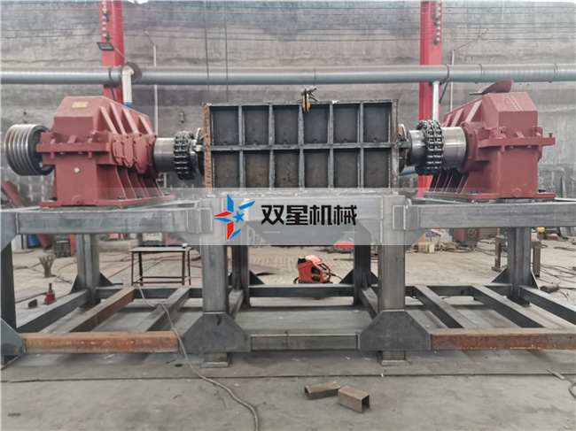 金屬撕碎機(jī)生產(chǎn)現(xiàn)場(chǎng)照片