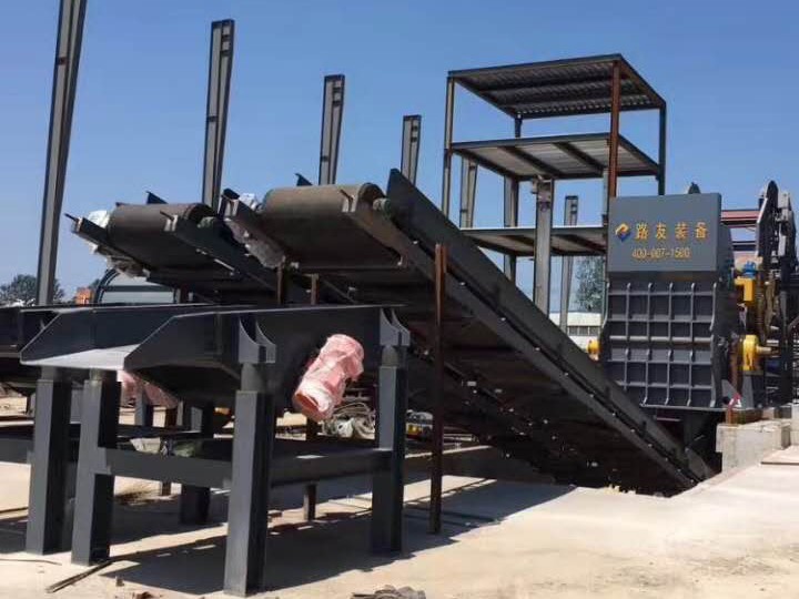 如何避免<a href='http://anenr.cn/psxl/4.html' target='_blank'><span>廢鋼破碎機(jī)</span></a>廢料造成的傷害