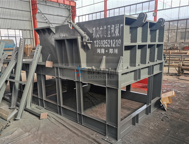 Real shot of semi-finished equipment for the base of the broken bridge aluminum crusher Real shot of semi-finished equipment for the base of the broken bridge aluminum crusher