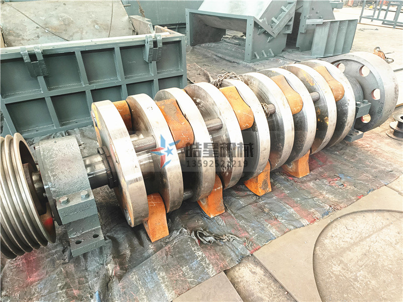 廢鋼破碎機(jī)廠(chǎng)家錘頭結(jié)構(gòu)生產(chǎn)現(xiàn)場(chǎng)展示